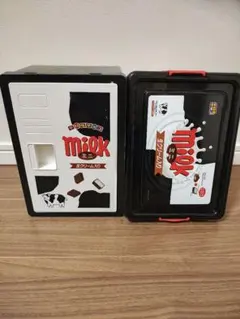 お菓子コンテナ　ロッカー　チロルチョコ　2つ　シール1枚　お菓子無し