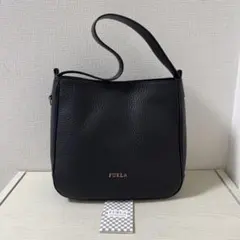 【新品同様】FURLA フルラ ワンショルダーバッグ　ブラック　黒　レザーのサムネイル
