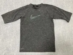 NIKE 半袖ラッシュガード 130-140