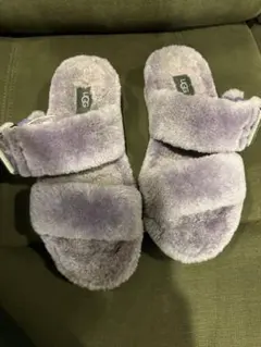 UGG ファーサンダル パープルのサムネイル