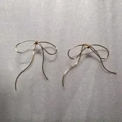 ピアス　アクセサリー　リボン　モチーフ　Ribbon