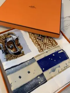 HERMES エルメス カレ90 PLUMES 羽根柄 スカーフ シルク - メルカリ