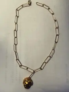 Alighieri 金色の顔ペンダントネックレス