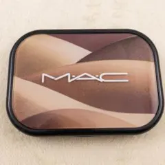 MAC コネクト イン カラー アイシャドウ パレット ヌード ボードのサムネイル