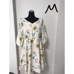 新品 セシルマクビー 花柄ワンピース