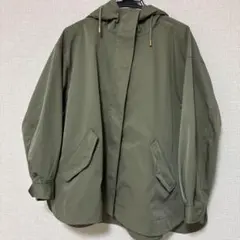 カーキ　マウンテンパーカー　アウター