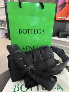 Bottega Veneta スモール パデッド テック カセットのサムネイル