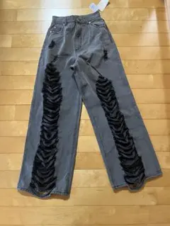 RAY Cassin レイカズン　新品タグ付　ダメージ　ジーンズ