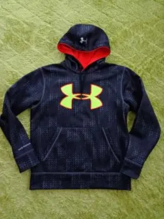 ♪UNDER ARMOUR フード付きパーカー MD ！