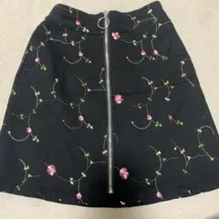 花柄刺繍 黒 ミニスカート