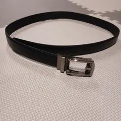 黒レザーベルト メタルバックル付き