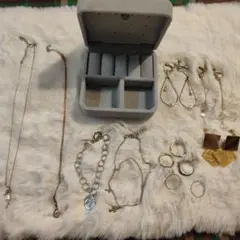 ジュエリーセットと収納ボックス