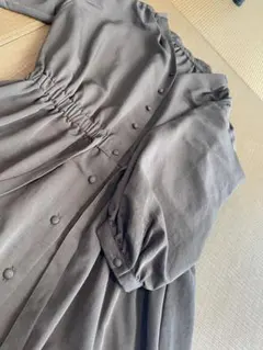 くるみボタン付きシャツワンピース