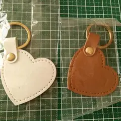 No.96 ハート型レザー調キーホルダー2色セット