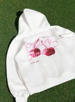herlipto ノベルティ Cherry Hoodie ‘26 パーカー herlipto ノベルティ Cherry Hoodie '26 パーカー - メルカリ