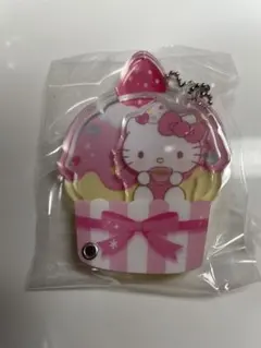 ハローキティ カップケーキ アクリルキーホルダー　サンリオ　ランダム