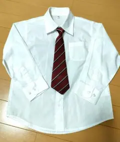 白ワイシャツ　ネクタイ