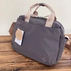 ショルダーバック　新品未使用品　斜め掛け　グレー　2WAY　軽量　撥水加工