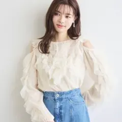 【お値下げ中】リリアンカラット　チュールティアードフリルブラウス