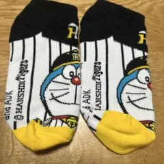 阪神タイガース　ドラえもん　コラボ靴下