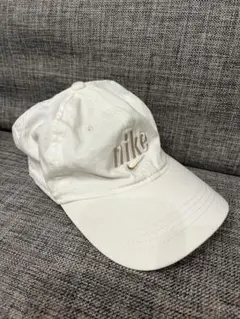 ☆NIKE キャップ ホワイト 刺繍ロゴ☆のサムネイル