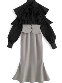 つ*ん様 フリル付き黒グレーワンピース S