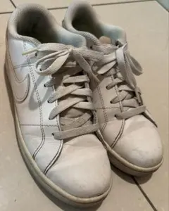 NIKE コートロイヤル 2NN