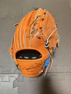 張本勲さんの直筆サイングローブ