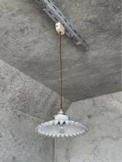 br1. 希少！小さいサイズ！フランス　吊り下げ　ミルクガラス　シェード　ランプ br1. 希少！小さいサイズ！フランス 吊り下げ ミルクガラス シェード