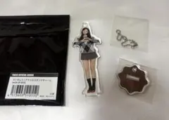 TWICE ポップアップ THIS IS FOR ミニアクスタチャーム ツウィ