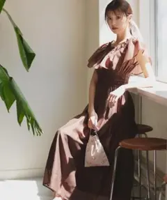 NATURAL BEAUTY BASIC シアーオフショルワンピース　ブラウン