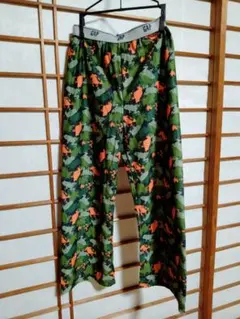 GAP カエル迷彩 子供用長ズボン 遊びゴコロ
