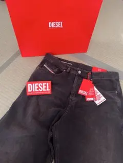 即日発送DIESEL Relaxed Jeans D-Rise ブラックのサムネイル