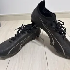 Puma サッカーシューズ スパイク ブラック ウルトラFGトップモデルです。
