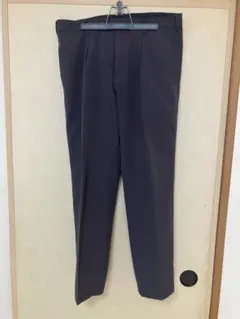 UNIQLO感動タックパンツのサムネイル