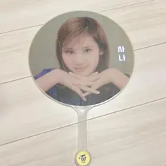 TWICE ナヨン 直筆サイン入り うちわ SmartNews - メルカリ