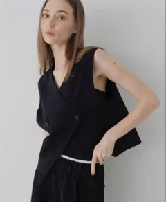 ☆美品☆l'aube blanc/ローブブラン・ラウンドカットジレ・ブラック