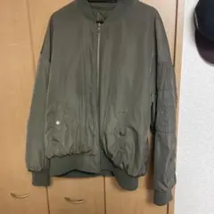 オリーブグリーン MA-1ジャケット