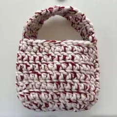 【ハンドメイド】ぷっくり可愛い♡ ミニバッグ　手編み　ホワイト×レッド