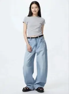 UNIQLO バギーカーブジーンズ 25インチ 64ブルーのサムネイル