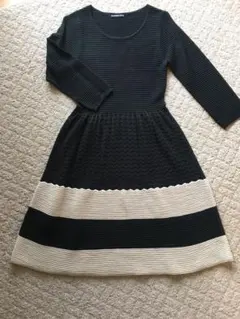 【美品】STRAWBERRY-FIELDSリブ編みニットワンピース 黒とベージュ