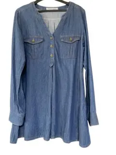 アルファベット　デニムブルー Vネックボタン付きチュニックシャツ　綿100
