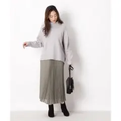最終値下げ　NATURAL BEAUTY BASIC洗えるシアープリーツスカートのサムネイル