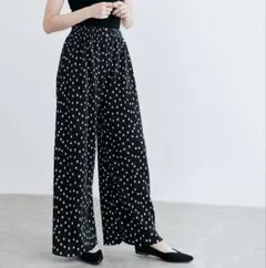 ドット柄　ワイドパンツ プリーツパンツ　春　夏　レディース　長さ調節可能　フリー