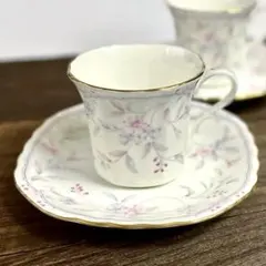 ナルミ ボーンチャイナ 金彩とパステルカラーのお花模様 ペア カップ&ソーサー