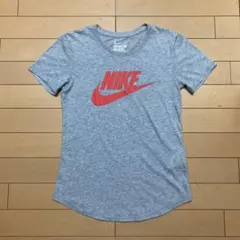 THE NIKE TEEナイキウィメンズフューチュラ アイコン TシャツグレーS