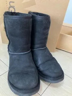UGG Classic Short ムートンブーツ ブラック 8