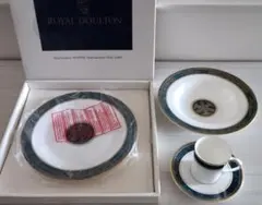 Royal Doulton 豪華シングル食器セット