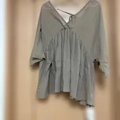 GRL Vネック シャツ　ベージュ ギャル系