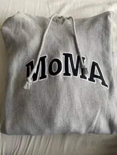 MoMA グレー フリースパーカー